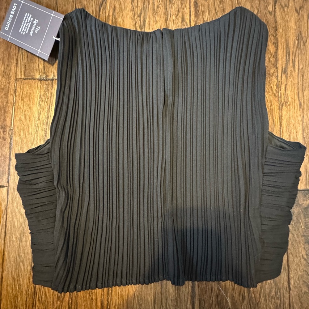 Love Bonito Dez Boatneck Black Sleeveless Crop Top - Picture 4 of 5